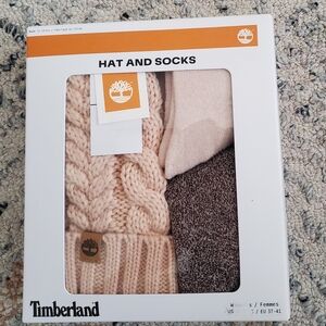 Timberland pink beanie & socks set